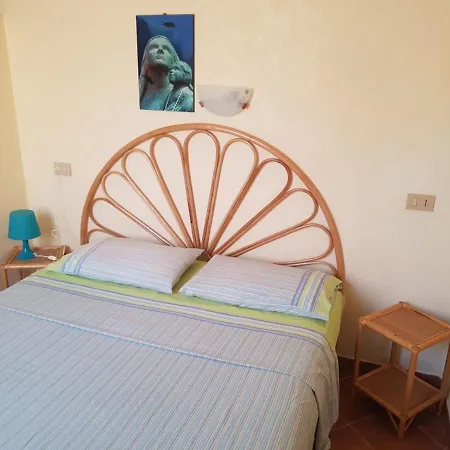 Monolocali In Centro Paese * Лампедуза