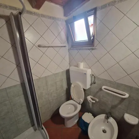 Monolocali In Centro Paese * Лампедуза